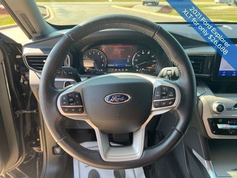 Used 2021 Ford Explorer XLT AWD/4WD image 15