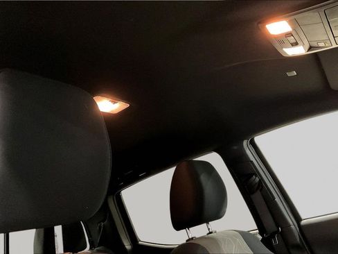 Used 2022 Toyota Tacoma TRD Sport AWD/4WD image 27