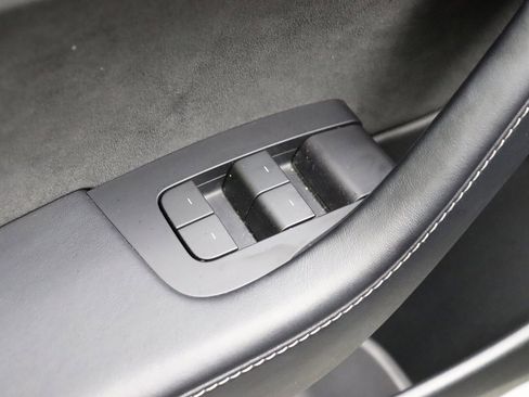 Used 2023 Tesla Model 3 Standard Range image 29