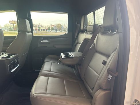 Used 2023 GMC Sierra 1500 SLT w/ SLT Premium Plus Package image 18