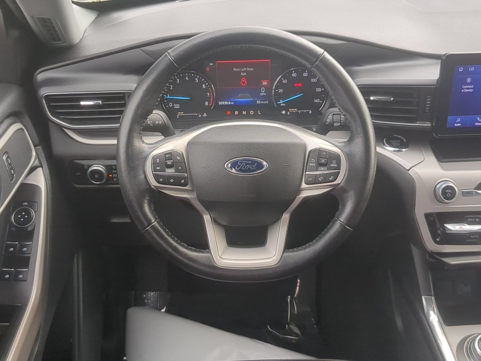 Used 2022 Ford Explorer XLT w/ Equipment Group 202A RWD image 31