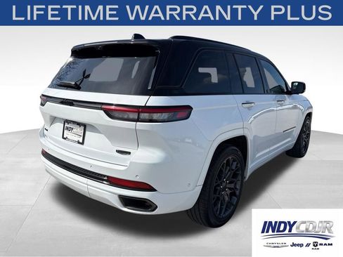 Used 2024 Jeep Grand Cherokee Summit AWD/4WD image 4