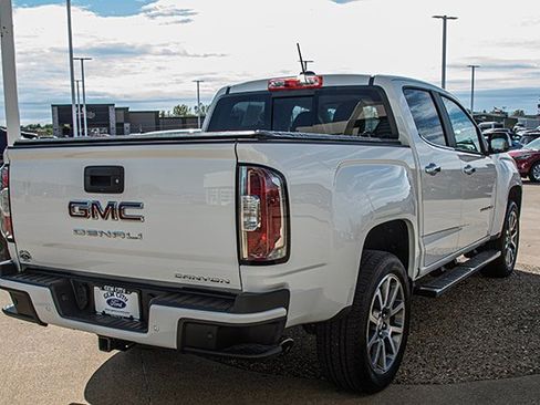 Used 2022 GMC Canyon Denali image 4