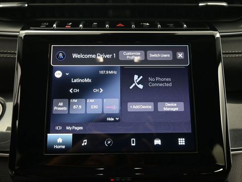 Used 2021 Jeep Grand Cherokee L Laredo w/ Luxury Tech Group I image 3