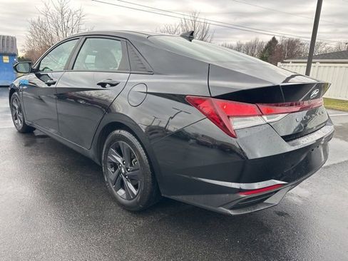Used 2023 Hyundai Elantra SEL image 13