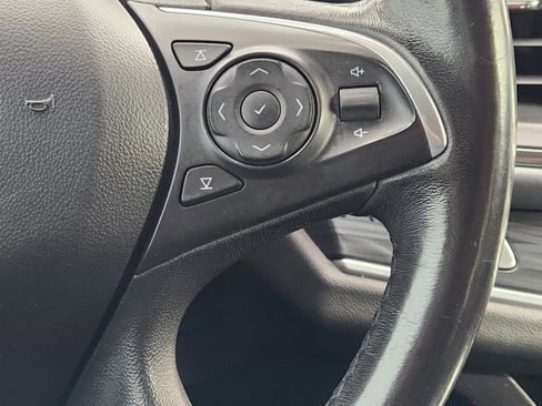 Used 2021 Buick Enclave Essence image 28