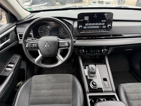 Used 2024 Mitsubishi Outlander SE FWD image 14