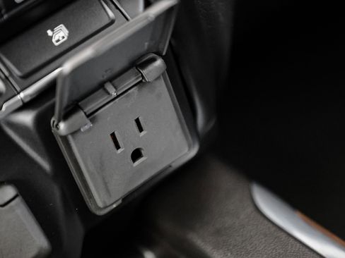 Certified 2022 Chevrolet Silverado 2500 High Country image 36