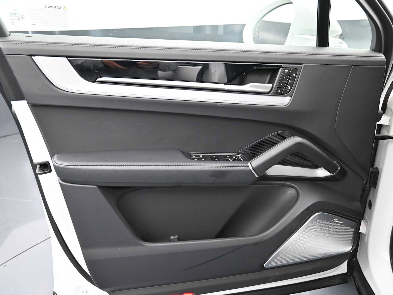 New 2025 Porsche Cayenne E-Hybrid Coupe AWD/4WD image 14