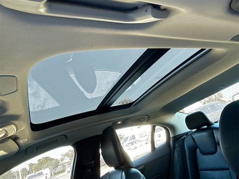 Used 2023 Volvo S60 B5 Plus image 24