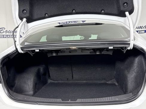 Used 2018 Chevrolet Malibu Premier w/ Premier Sun and Wheel Package image 16