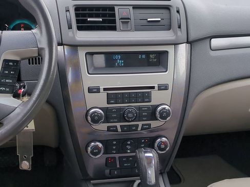 Used 2010 Ford Fusion SEL image 26