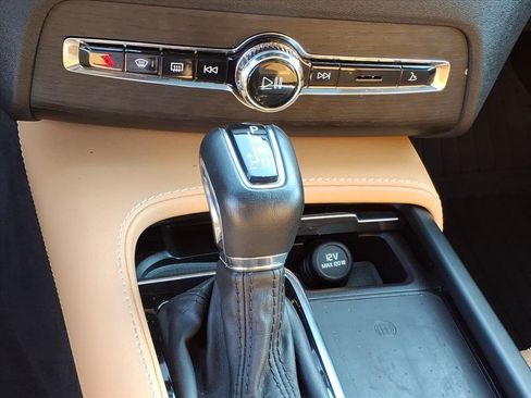 Used 2022 Volvo XC90 T6 Inscription w/ Lounge Package image 24