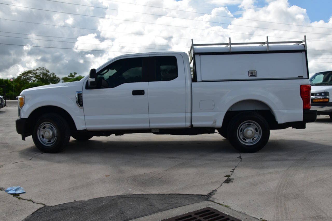 Used 2017 Ford F250 XL w/ Power Equipment Group RWD image 4