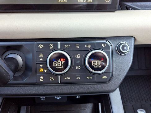 Used 2023 Land Rover Defender 110 X-Dynamic SE image 25