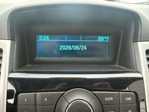 Used 2013 Chevrolet Cruze LT FWD image 22