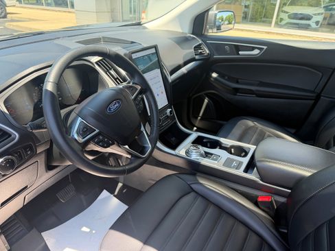 Certified 2024 Ford Edge SEL w/ Convenience Package AWD/4WD image 16
