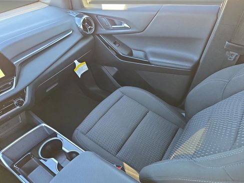 Used 2025 Chevrolet Equinox LT image 19