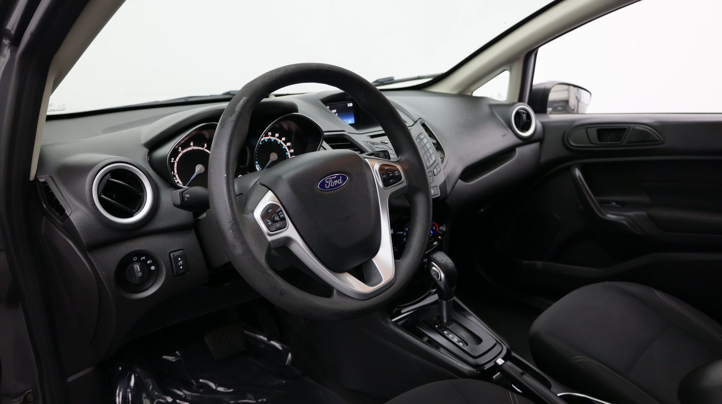 Used 2018 Ford Fiesta SE FWD image 11