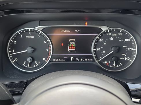 Used 2025 Nissan Pathfinder SV AWD/4WD image 21
