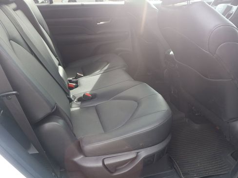 Used 2024 Toyota Grand Highlander AWD image 8