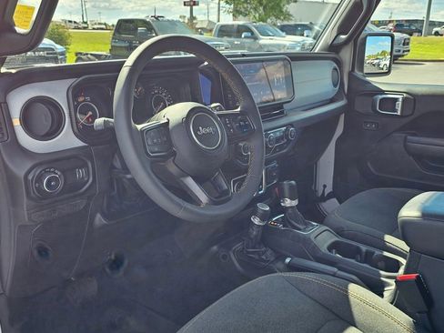 Used 2024 Jeep Wrangler Sport S image 12