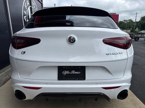 Used 2023 Alfa Romeo Stelvio Veloce AWD/4WD image 10