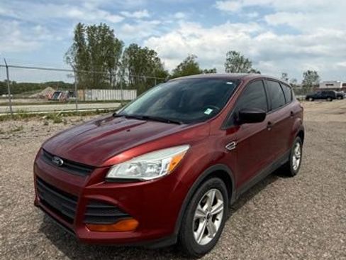 Used 2015 Ford Escape S FWD image 3