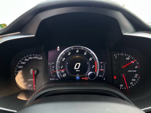 Used 2016 Chevrolet Corvette Z06 w/ 3LZ Preferred Equipment Group RWD image 8
