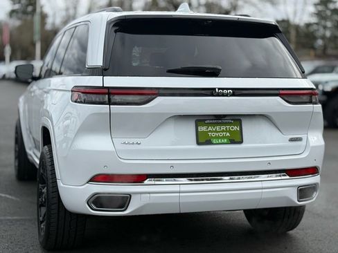 Used 2022 Jeep Grand Cherokee Overland w/ Luxury Tech Group IV image 3