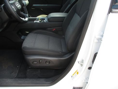 Used 2025 GMC Acadia Elevation image 14