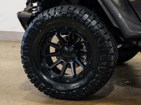 Used 2025 Jeep Wrangler Unlimited Rubicon 392 image 11