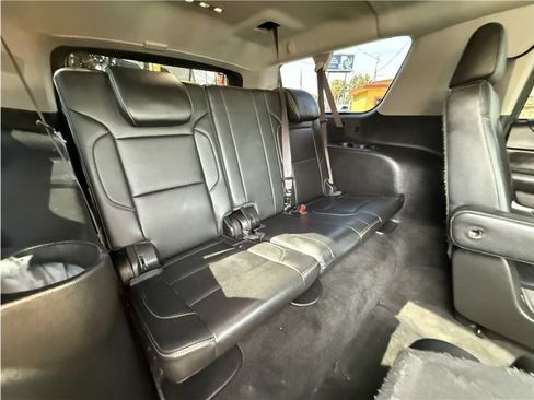 Used 2017 Chevrolet Suburban LT image 32