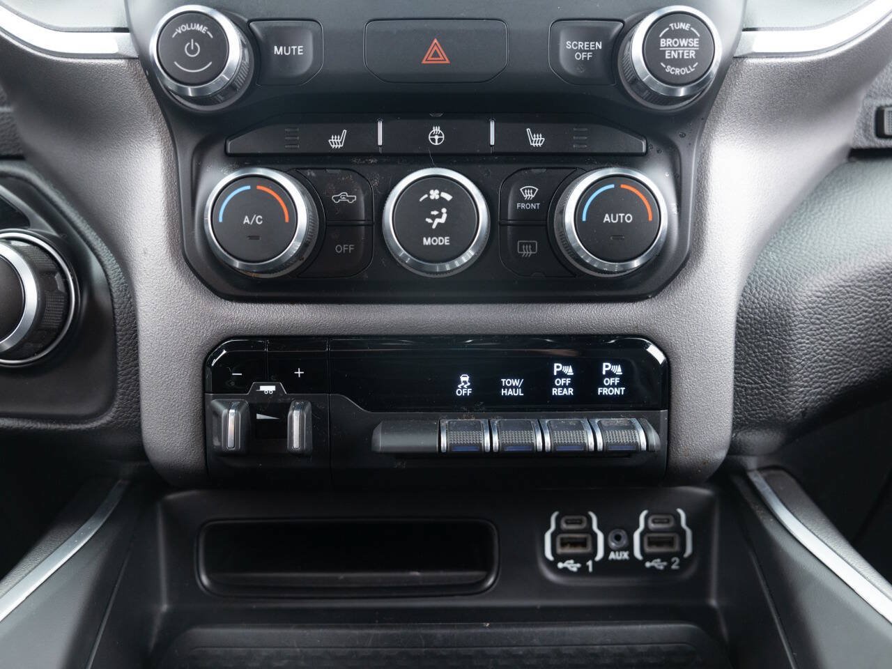 Used 2020 RAM 1500 Big Horn AWD/4WD image 39