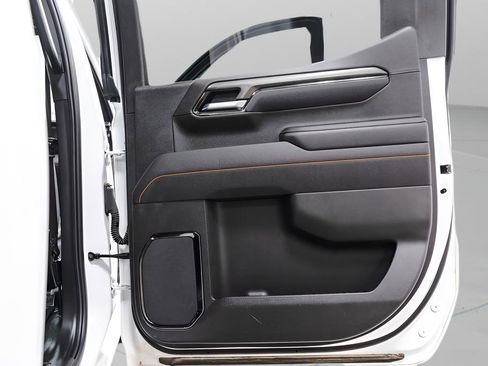 Used 2025 GMC Sierra 1500 AT4 image 34