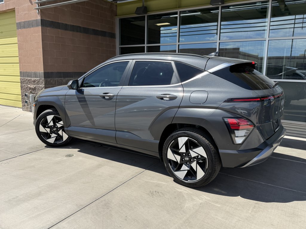 Used 2024 Hyundai Kona Limited FWD image 5