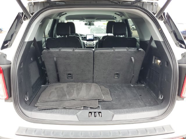 Used 2024 Ford Explorer XLT w/ Equipment Group 202A AWD/4WD image 8