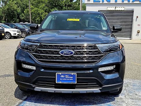 Certified 2023 Ford Explorer XLT w/ Equipment Group 202A AWD/4WD image 3