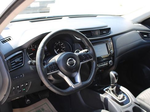Used 2019 Nissan Rogue SV FWD image 27