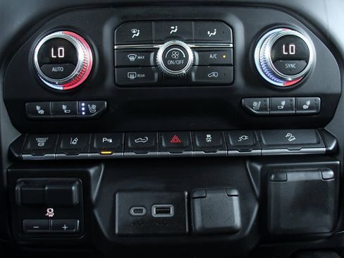 Used 2023 GMC Sierra 2500 AT4 w/ AT4 Preferred Package image 41