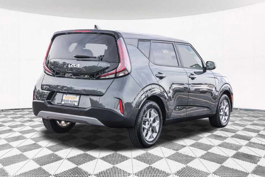 Used 2024 Kia Soul LX w/ Option Group 015 FWD image 11