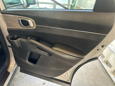 Used 2022 Kia Sorento S w/ Panoramic Sunroof Package AWD/4WD image 30