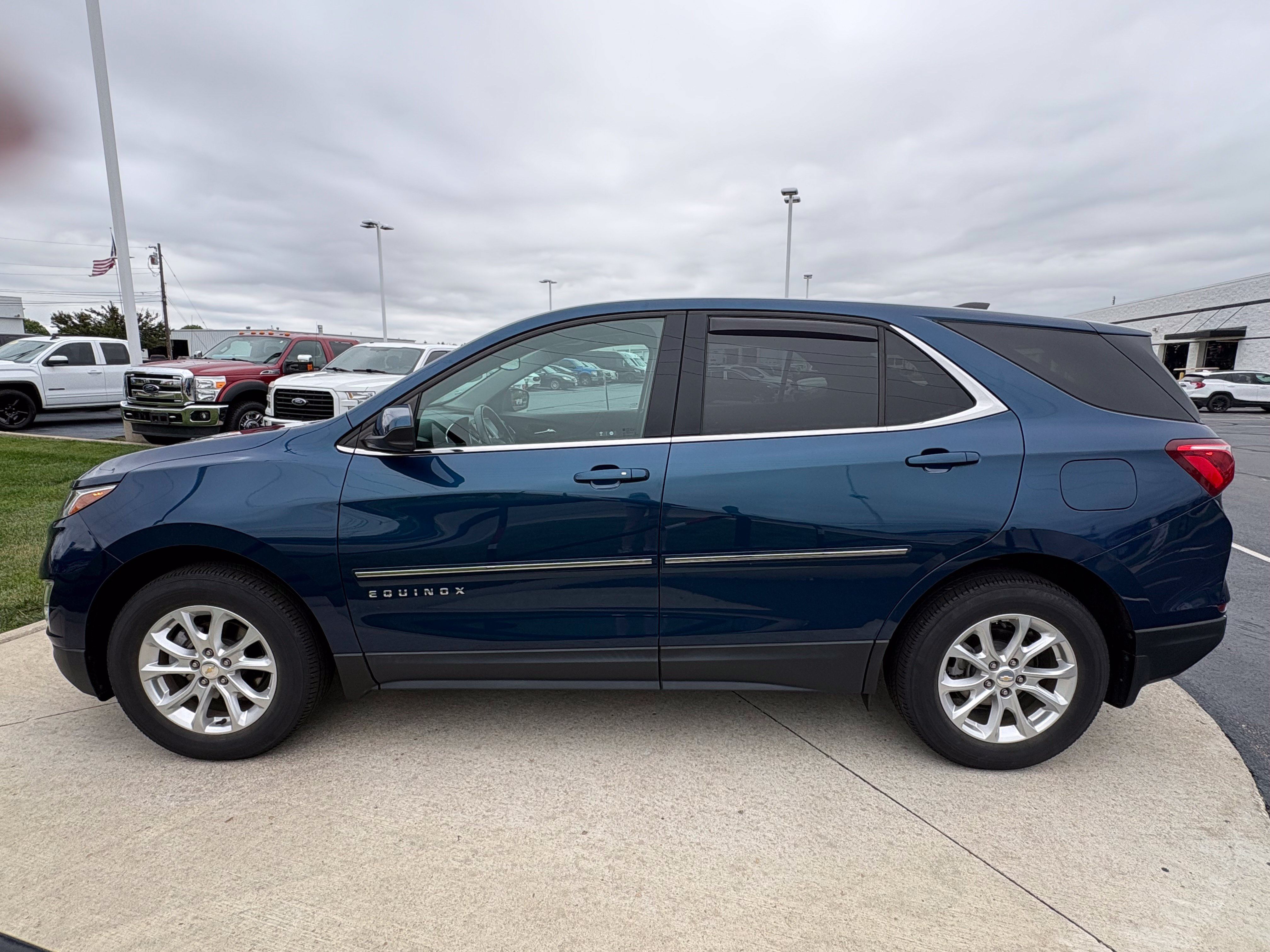 Used 2020 Chevrolet Equinox LT w/ Driver Convenience Package AWD/4WD image 4