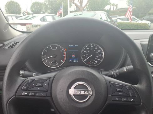 Certified 2025 Nissan Sentra S FWD image 20