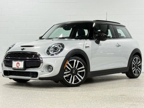 Used 2021 MINI Cooper S image 2