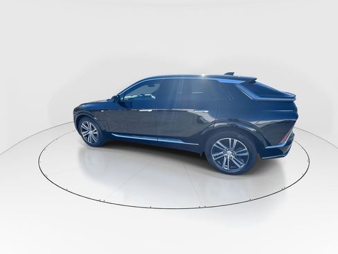Used 2025 Cadillac Lyriq Luxury image 5