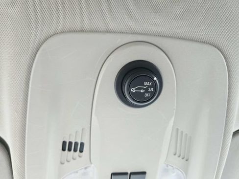 Used 2016 Chevrolet Equinox LTZ w/ Enhanced Convenience Package AWD/4WD image 28