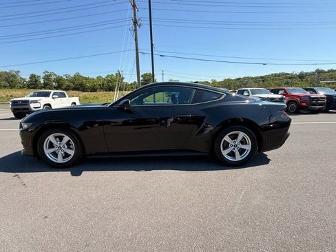 Used 2024 Ford Mustang Coupe RWD image 8