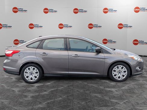Used 2012 Ford Focus SE FWD image 4