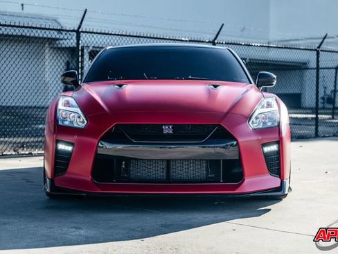 Used 2020 Nissan GT-R Premium w/ Premium Interior Package image 13